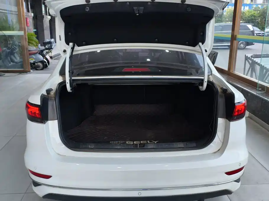 Geely Emgrand — миниатюра 4