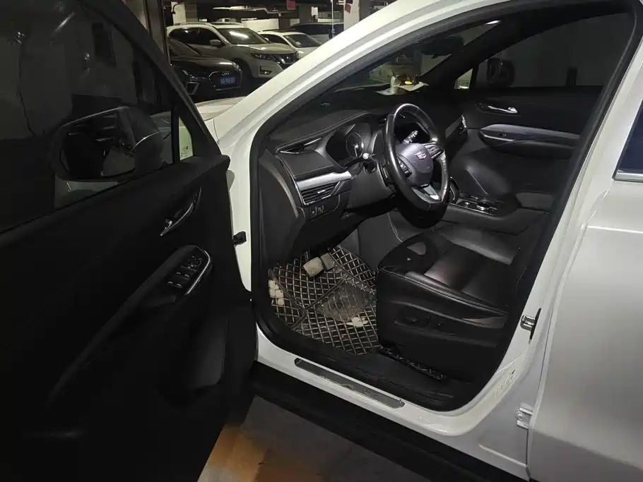 Cadillac XT4 — миниатюра 8