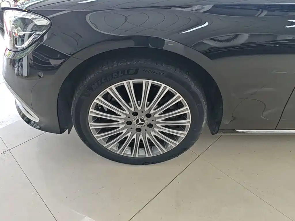 Mercedes-Benz E-Class — миниатюра 23