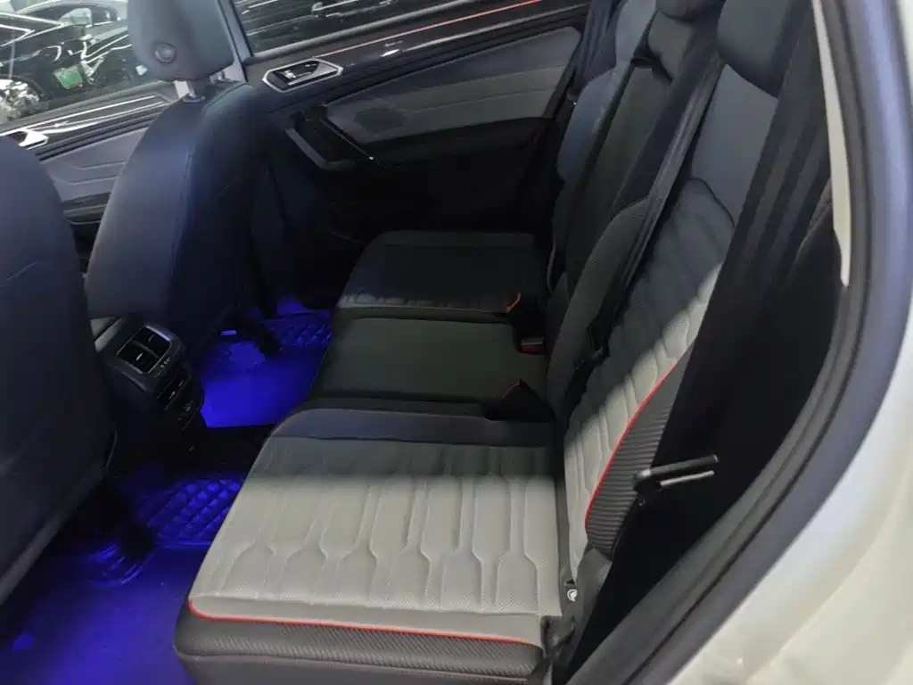 Volkswagen Tiguan L — миниатюра 17
