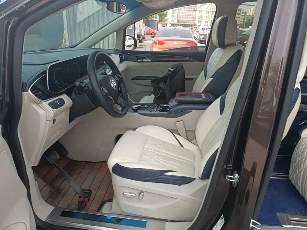 Buick GL8 — миниатюра 15