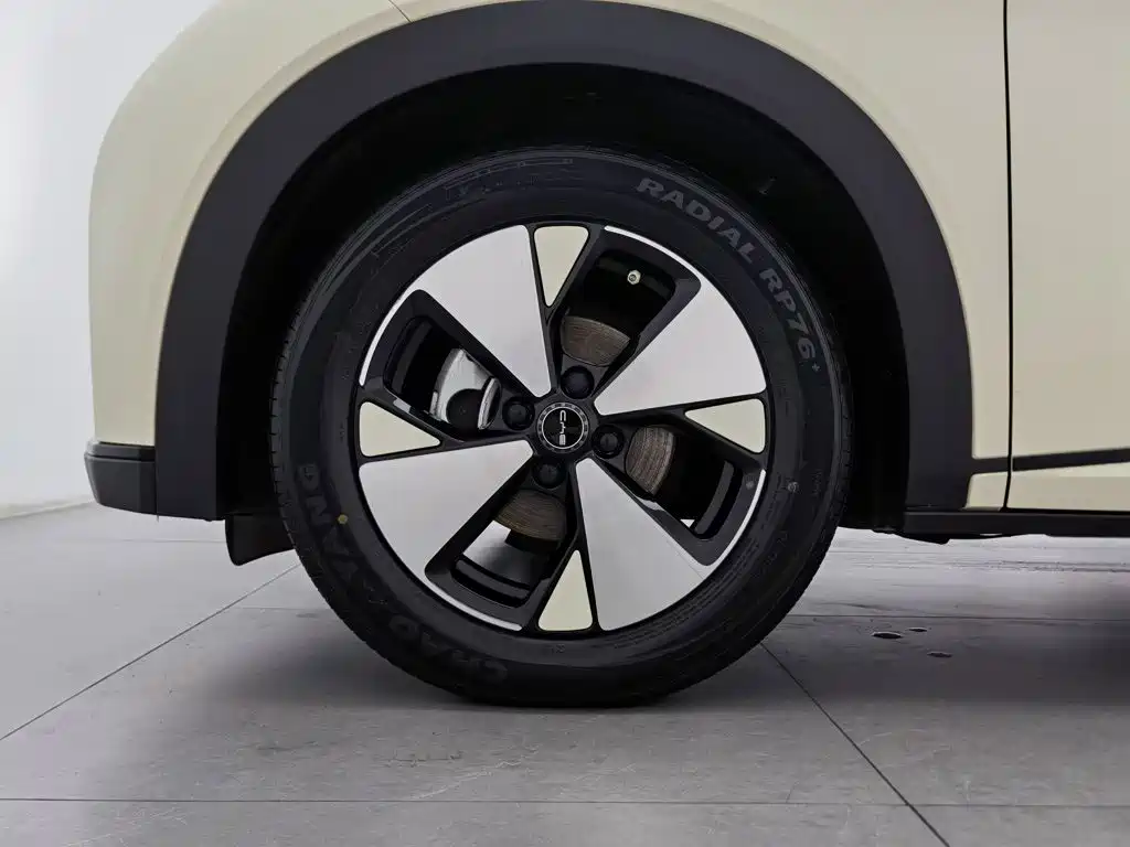 BYD Dolphin — миниатюра 17