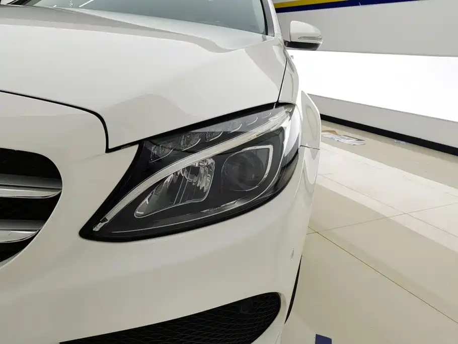 Mercedes-Benz C-Class — миниатюра 5