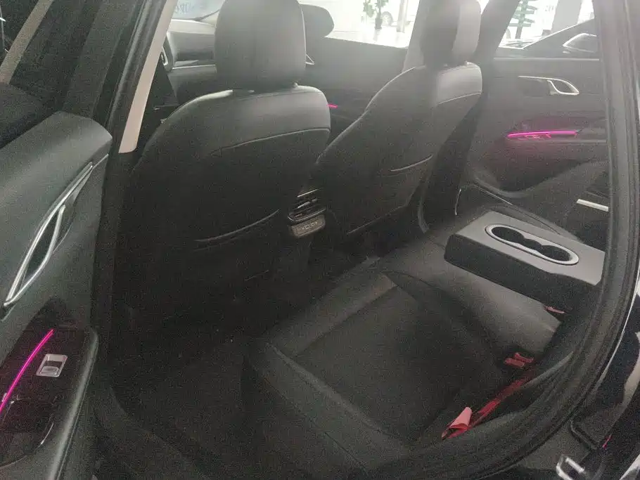Hongqi Hongqi HS3 PHEV — миниатюра 11