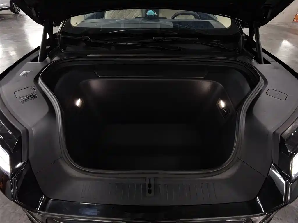NIO ES8 2026 мест Executive