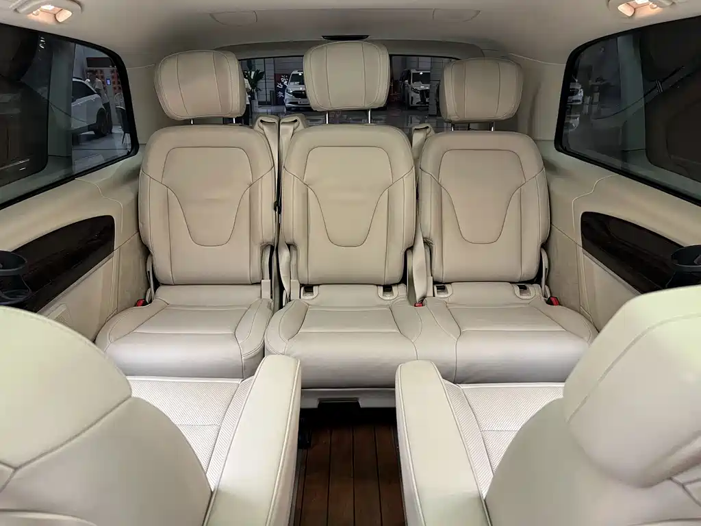 Mercedes-Benz V-Class — миниатюра 18