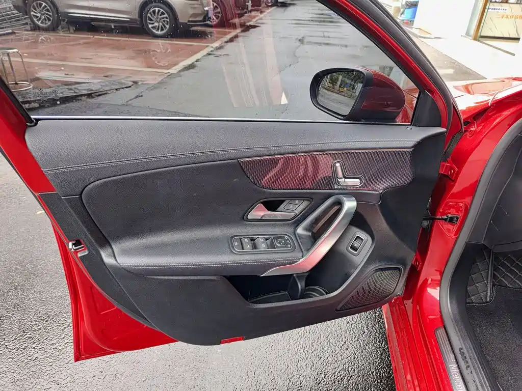 Mercedes-Benz A-Class — миниатюра 6