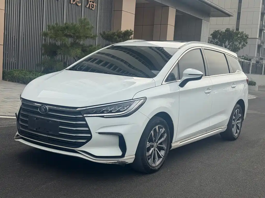 BYD MAX