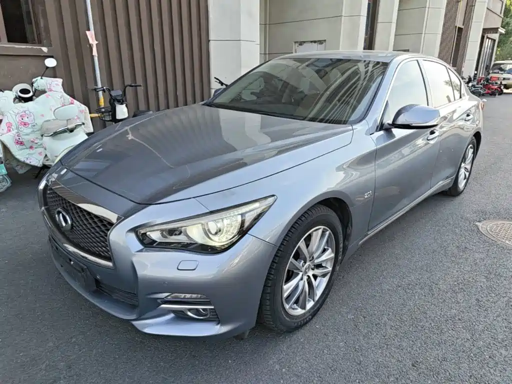 Infiniti Q50L