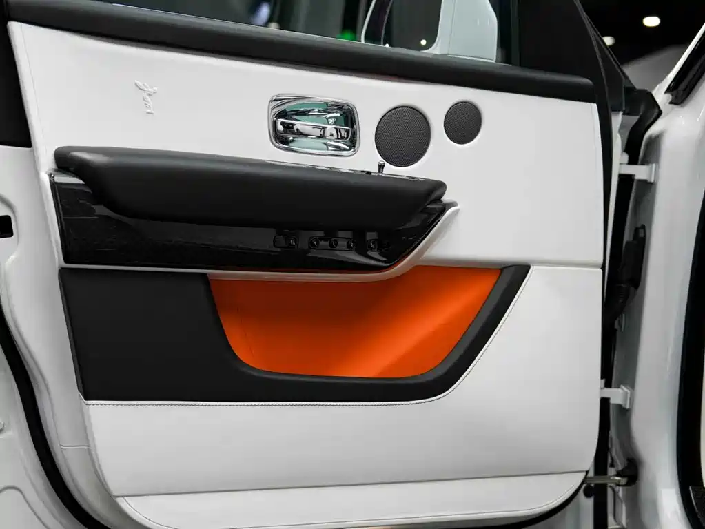 Rolls-Royce Cullinan — миниатюра 12