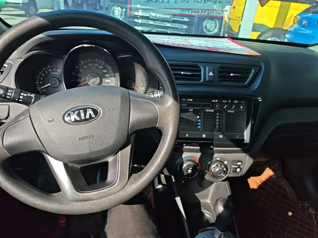 Kia K2 — миниатюра 10