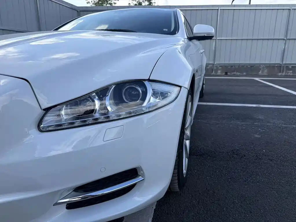 Jaguar XJ — миниатюра 7