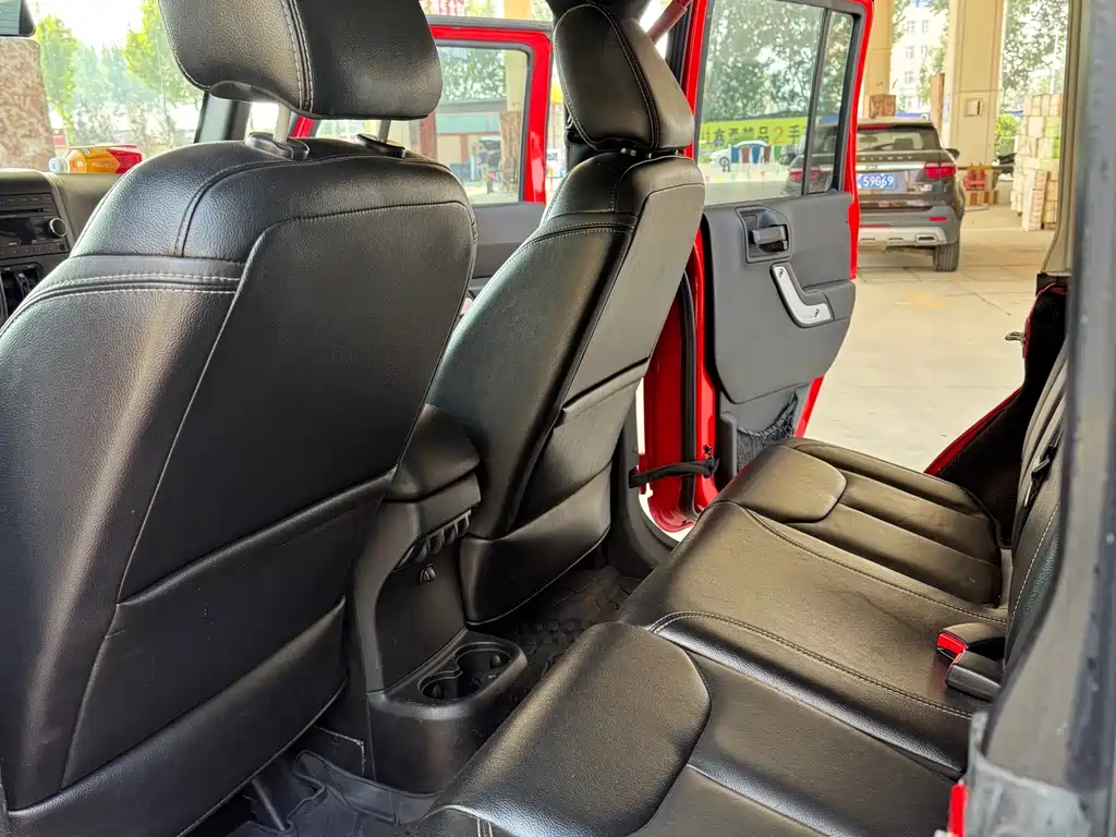 Jeep Wrangler — миниатюра 5