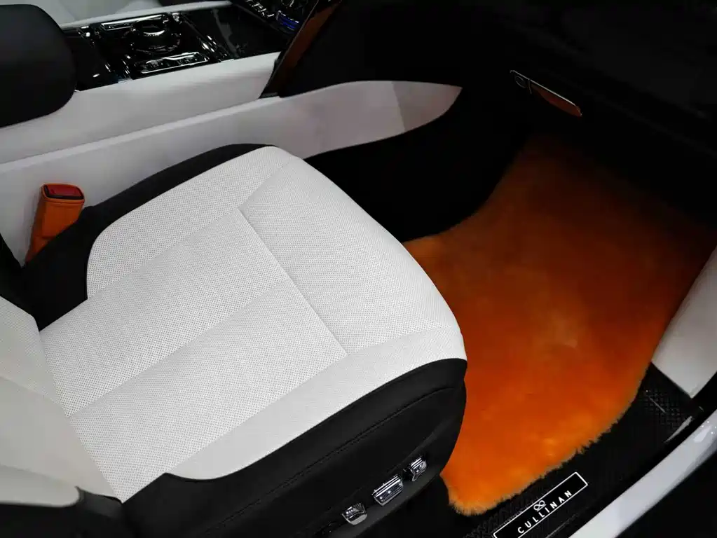 Rolls-Royce Cullinan — миниатюра 35