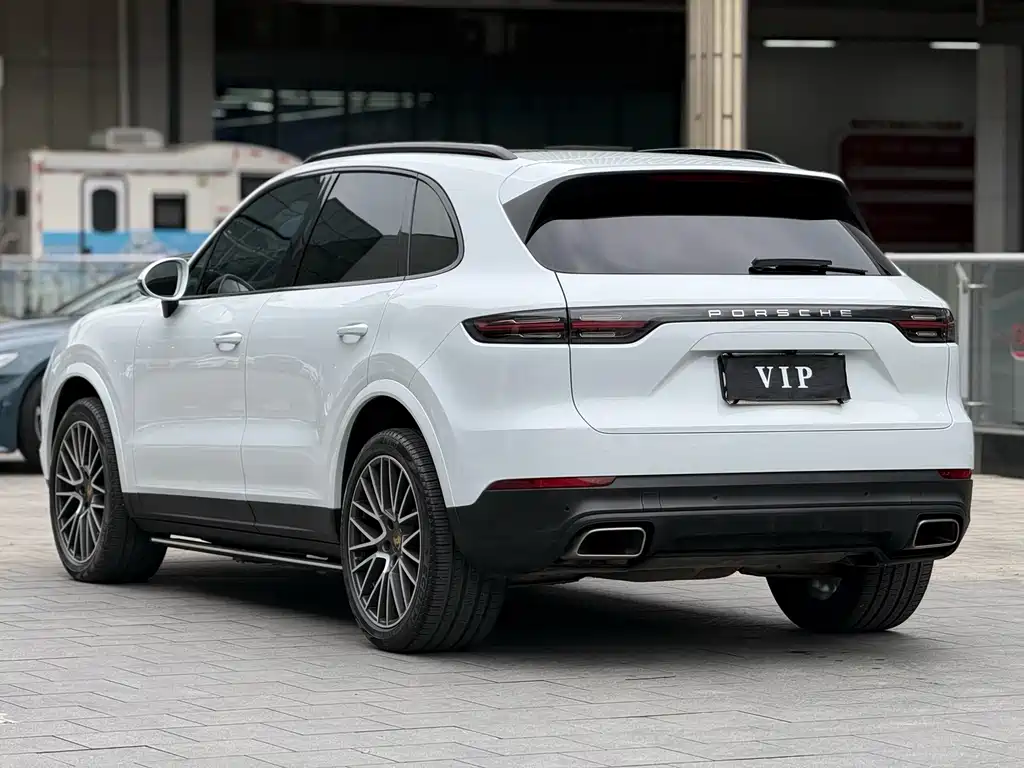 Porsche Cayenne — миниатюра 4
