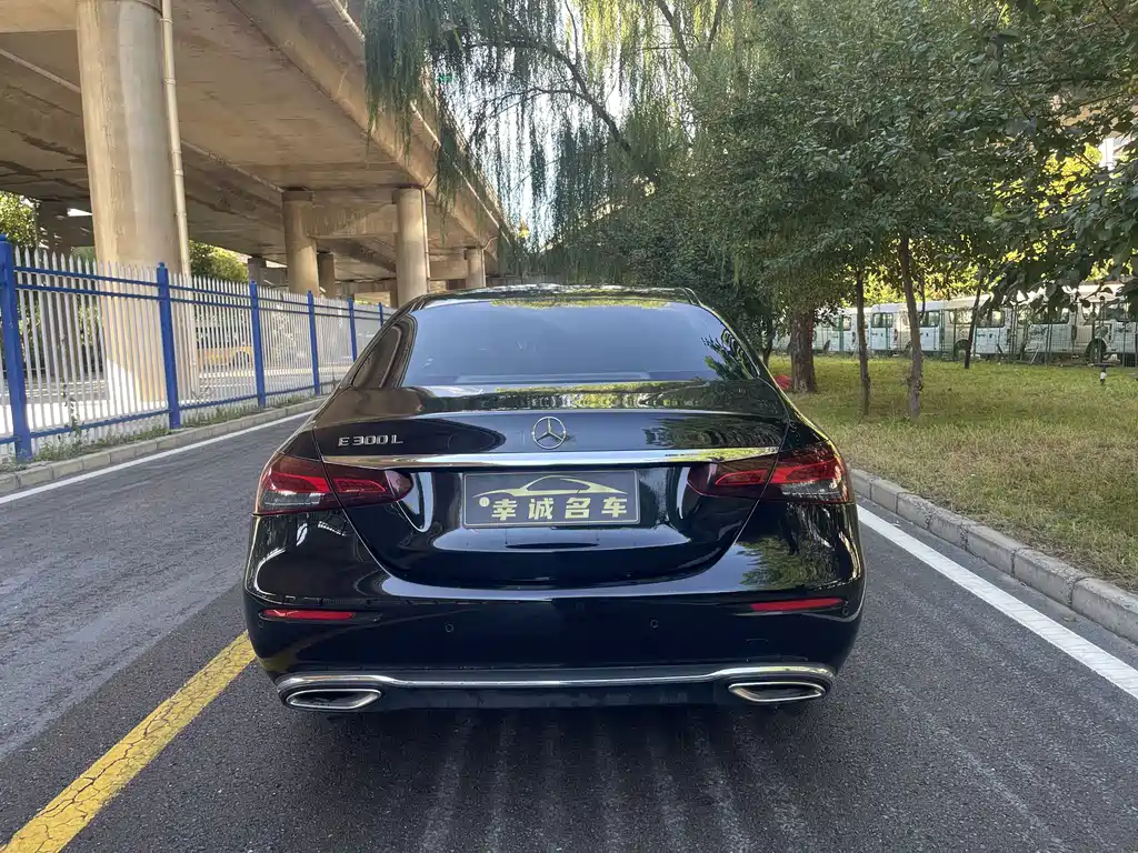 Mercedes-Benz E-Class — миниатюра 4