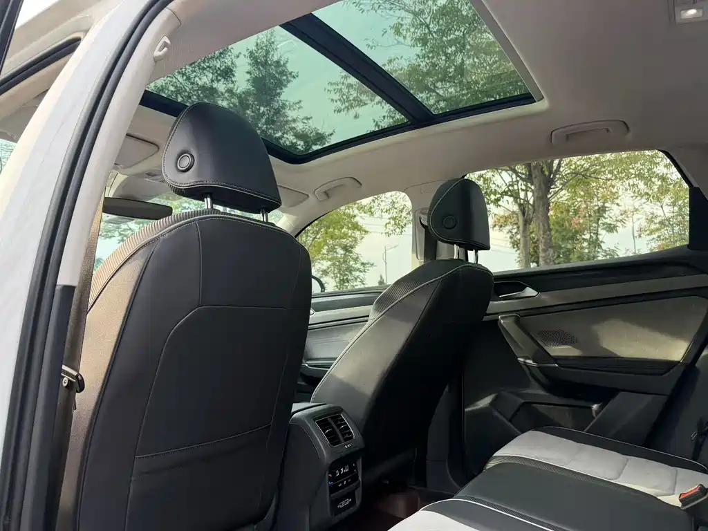 Volkswagen X — миниатюра 5