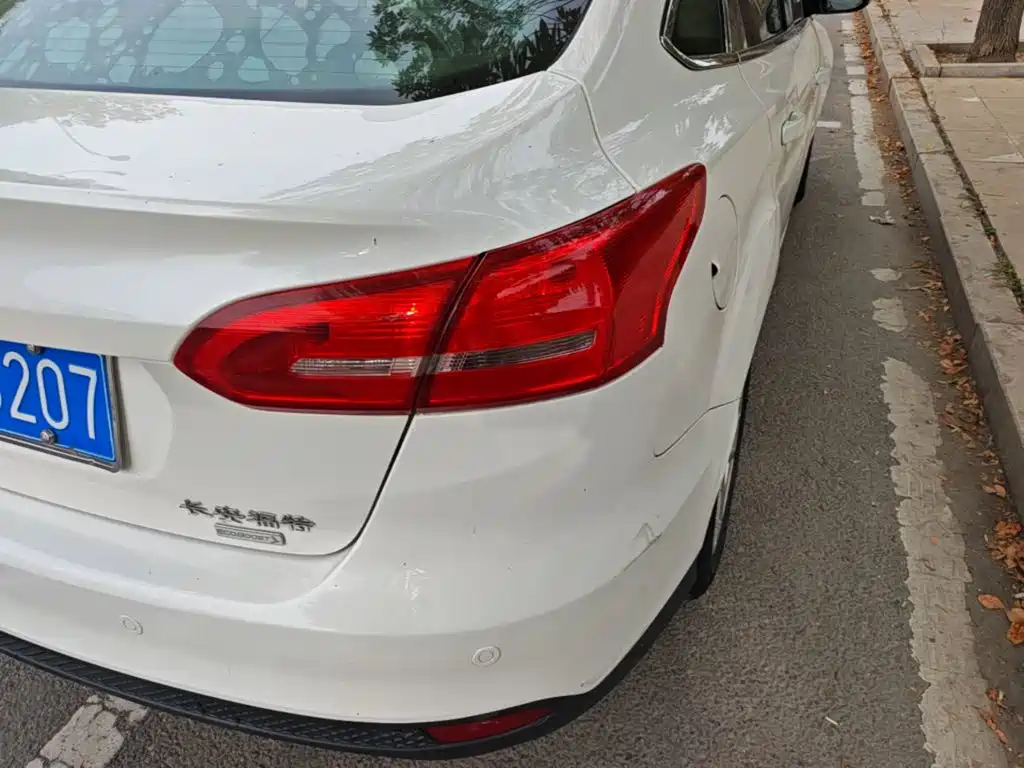 Ford Focus — миниатюра 8