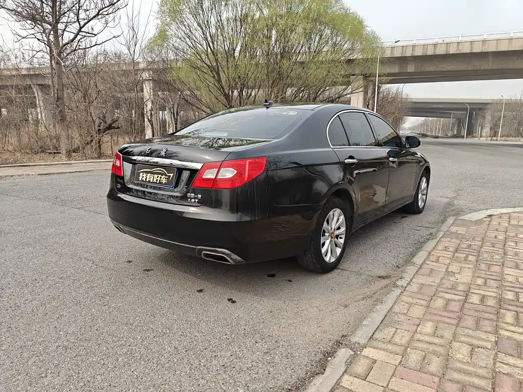 Hongqi H7 2015 1.8T Luxury