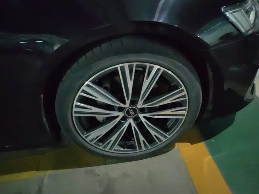 Audi A6L 2022 40 TFSI Luxury
