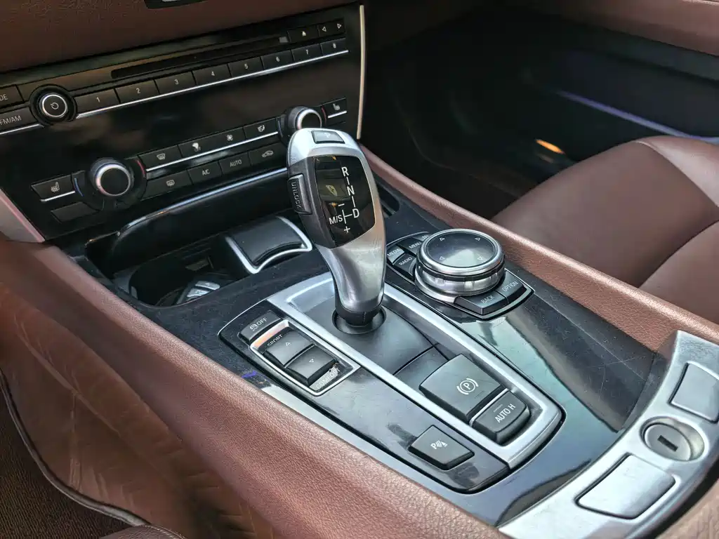 BMW 5 Series GT — миниатюра 10
