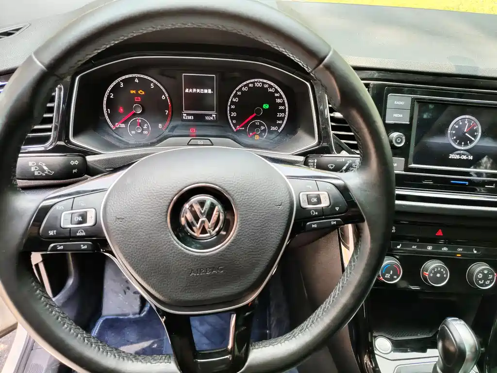 Volkswagen T-Roc — миниатюра 6