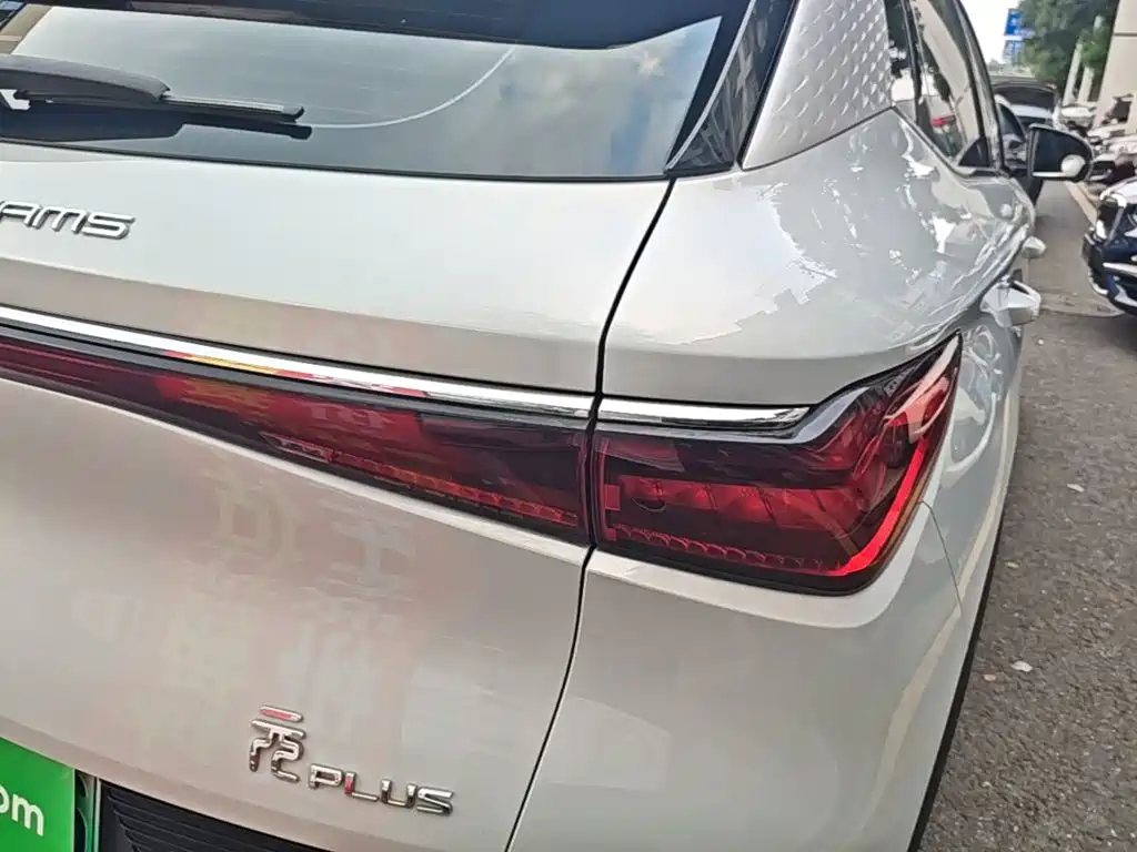 BYD Yuan Plus — миниатюра 8