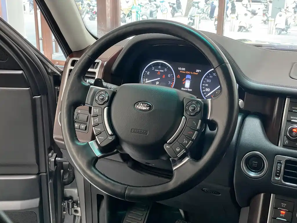 Land Rover Range Rover — миниатюра 19