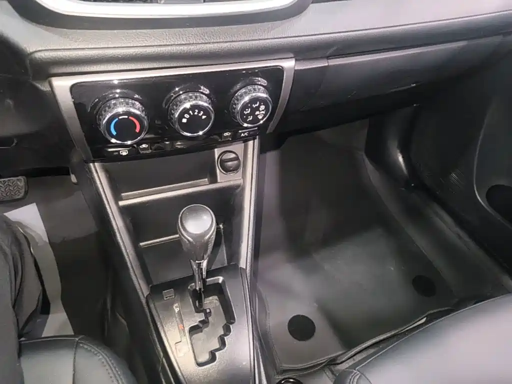 Toyota Yaris L — миниатюра 14