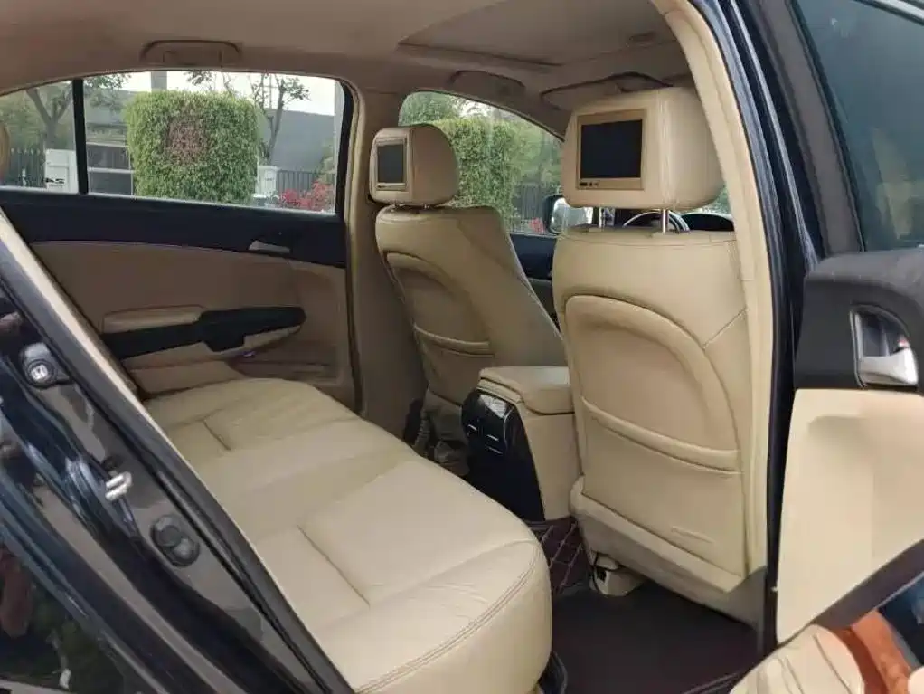 Honda Accord — миниатюра 7