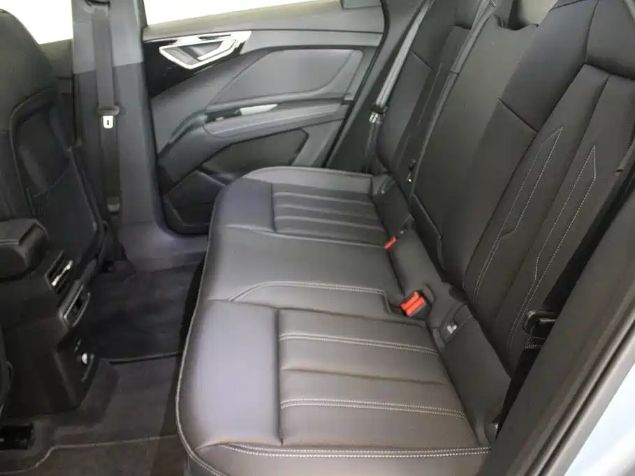 Audi Q4 e-tron — миниатюра 9