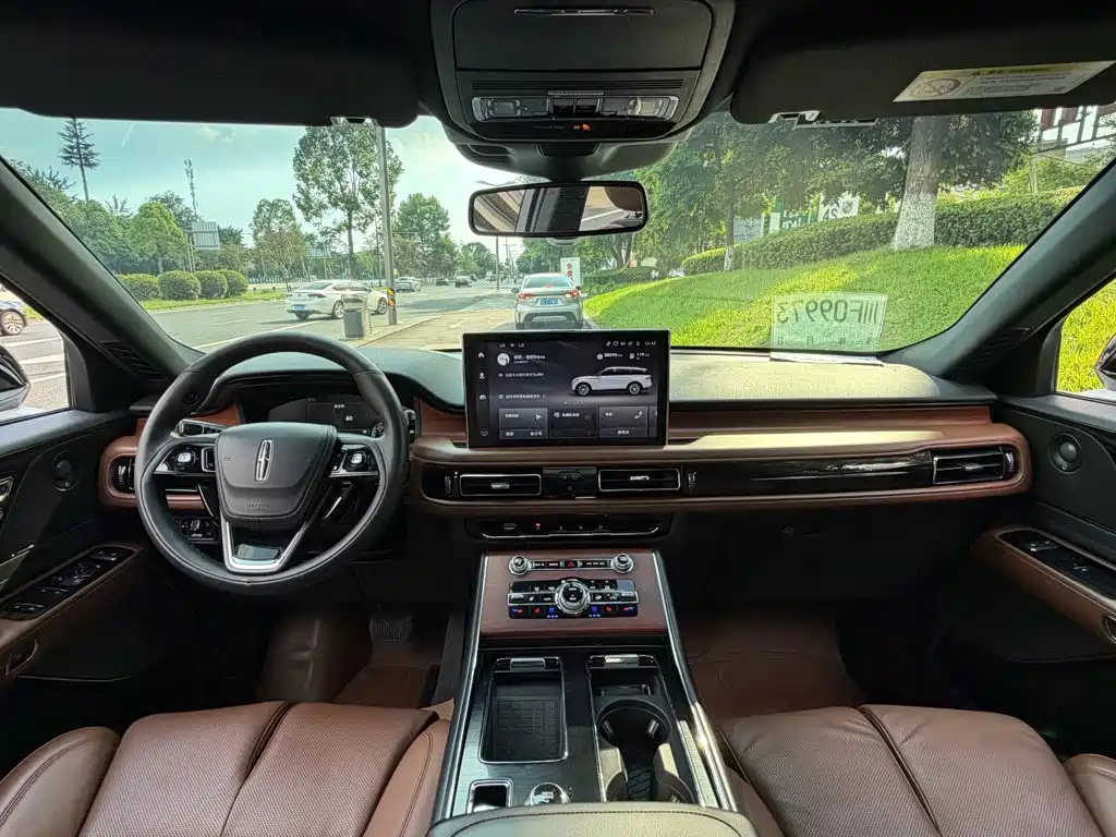 Lincoln Aviator — миниатюра 12