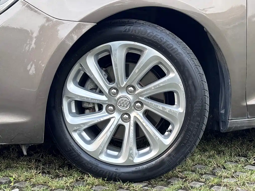 Buick LaCrosse — миниатюра 6