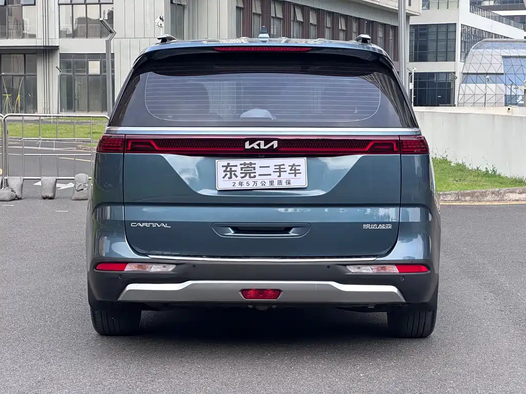 Kia Carnival — миниатюра 12