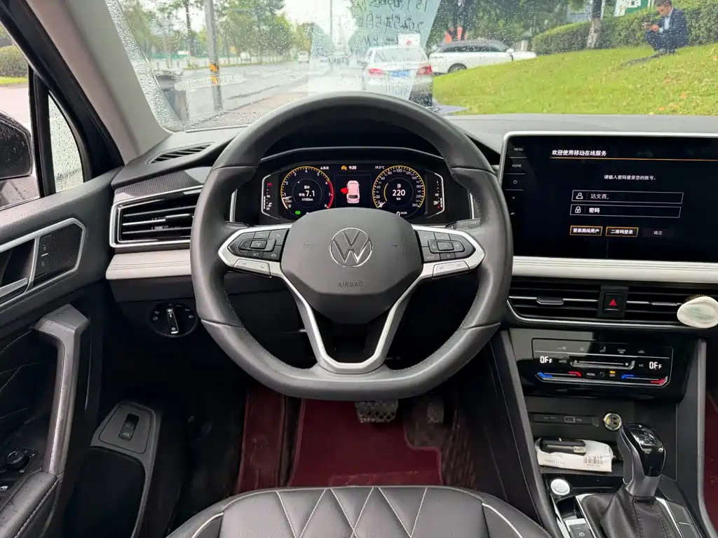 Volkswagen Tiguan L — миниатюра 14