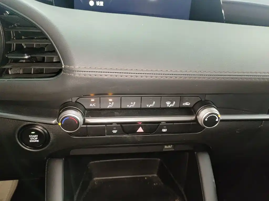 Mazda 3 Axela — миниатюра 13