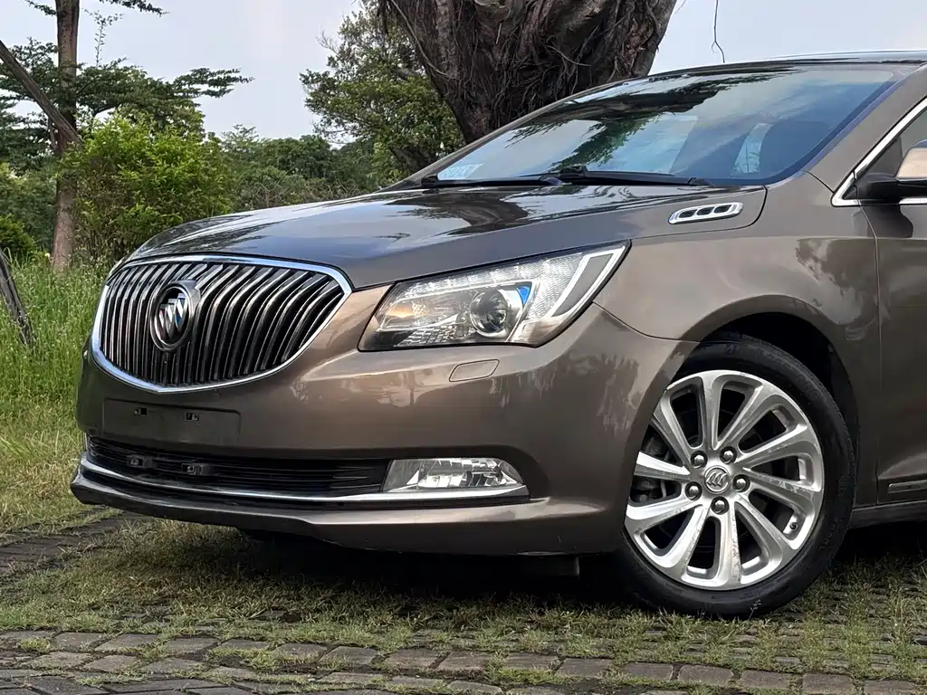 Buick LaCrosse — миниатюра 2