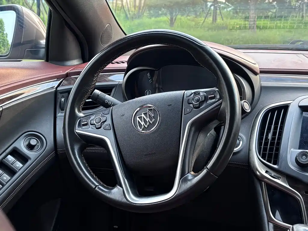 Buick LaCrosse — миниатюра 20