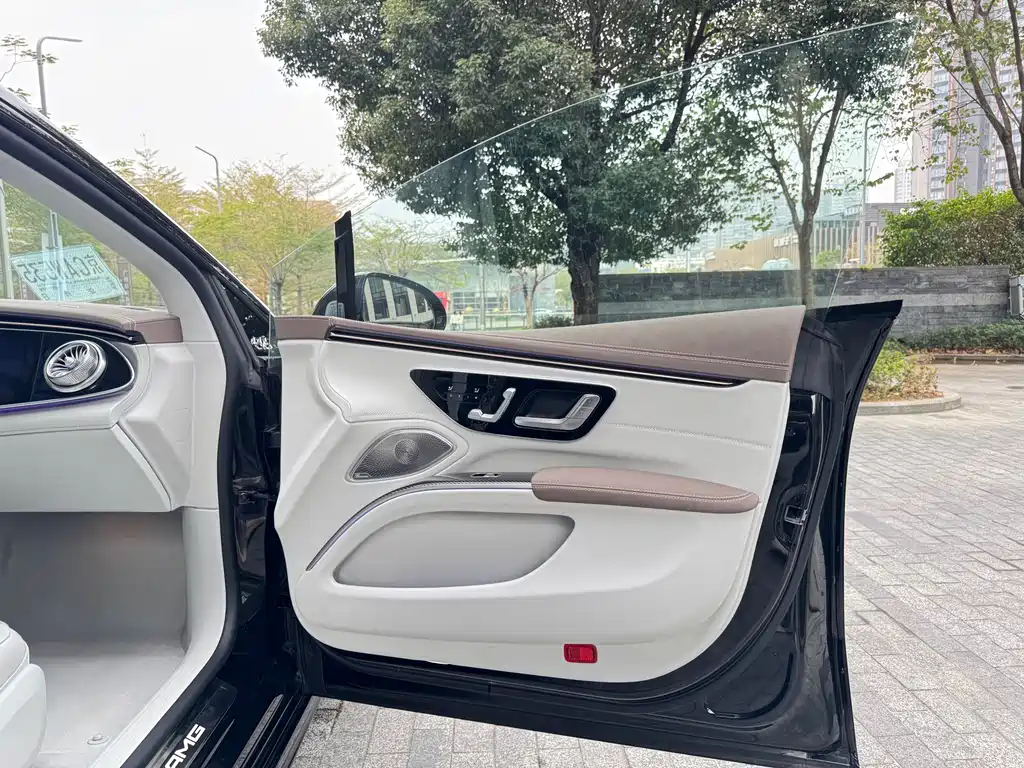 MERCEDES-BENZ EQS AMG