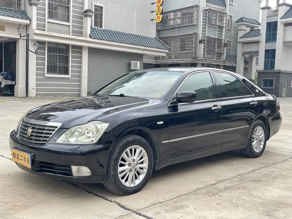 Купить Toyota Crown