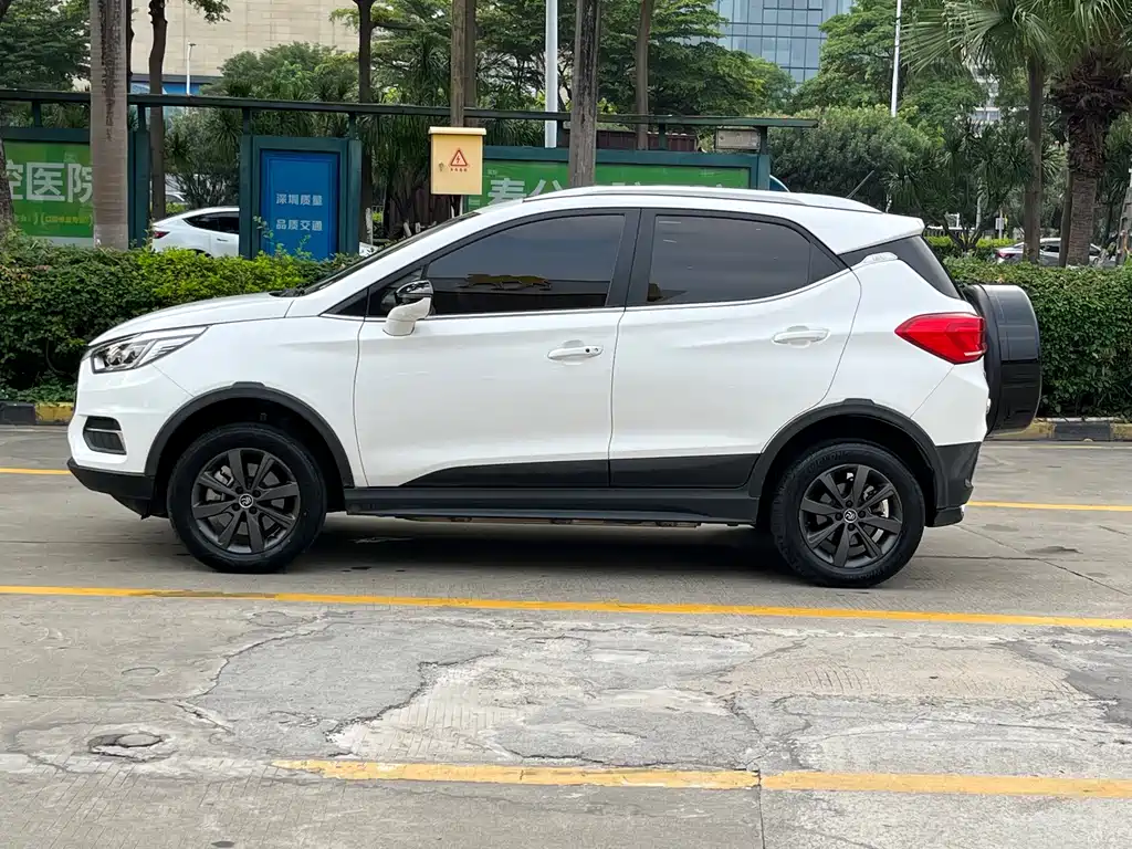BYD Yuan EV — миниатюра 14