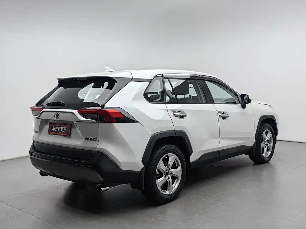 Toyota RAV4 — миниатюра 2