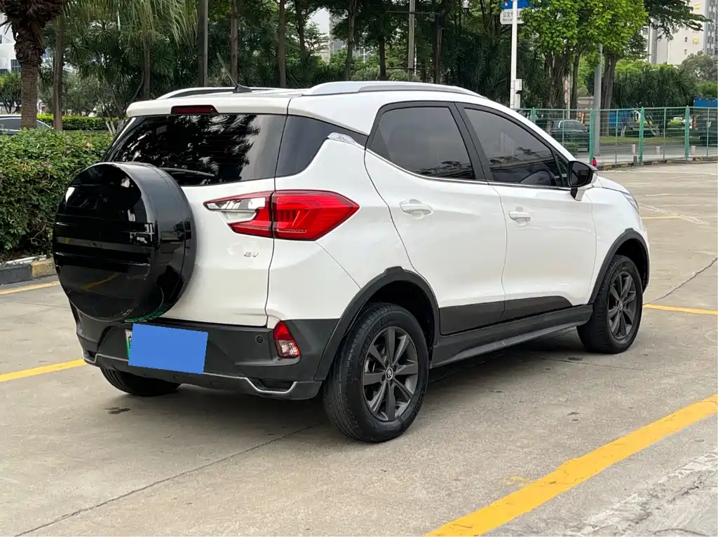 BYD Yuan EV — миниатюра 6