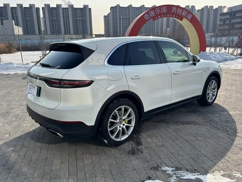 PORSCHE CAYENNE NEW ENERGY