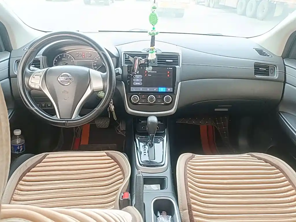 Nissan Tiida — миниатюра 10
