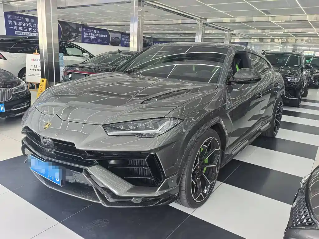 Lamborghini Urus 2024