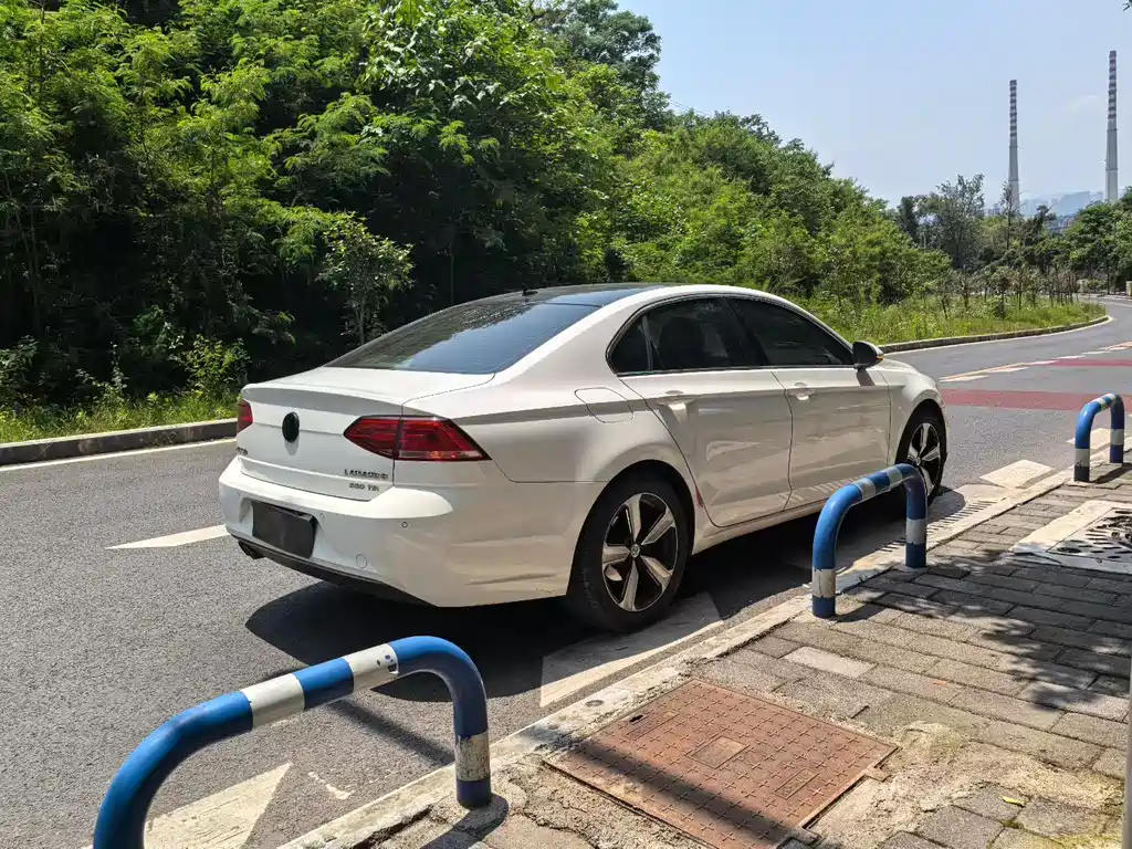 Volkswagen Lamando 2015 330TSI DSG Luxury