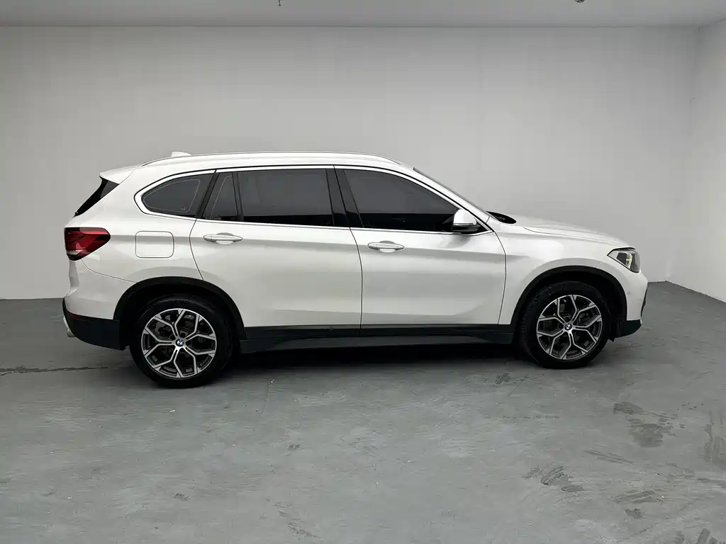 BMW X1 2020 sDrive25Li Lead