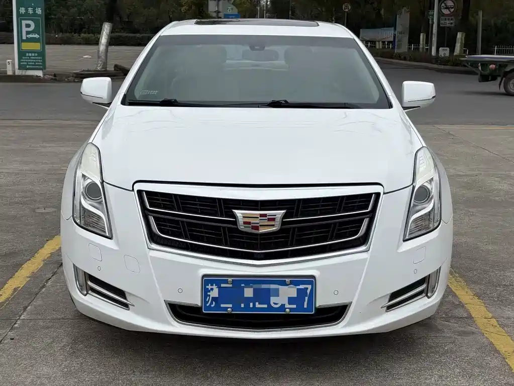 CADILLAC XTS
