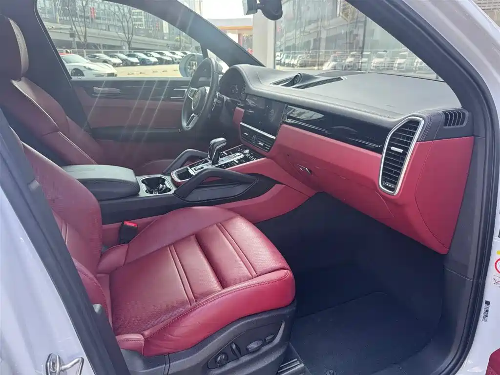 PORSCHE CAYENNE NEW ENERGY